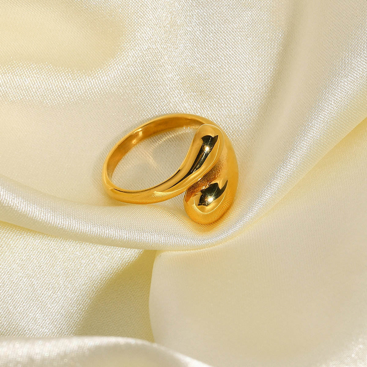 Molten Curve Ring