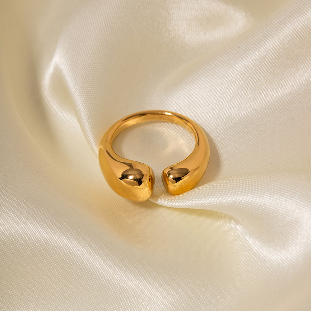 Sol Curve Ring