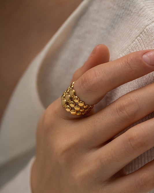 Solis Band Ring