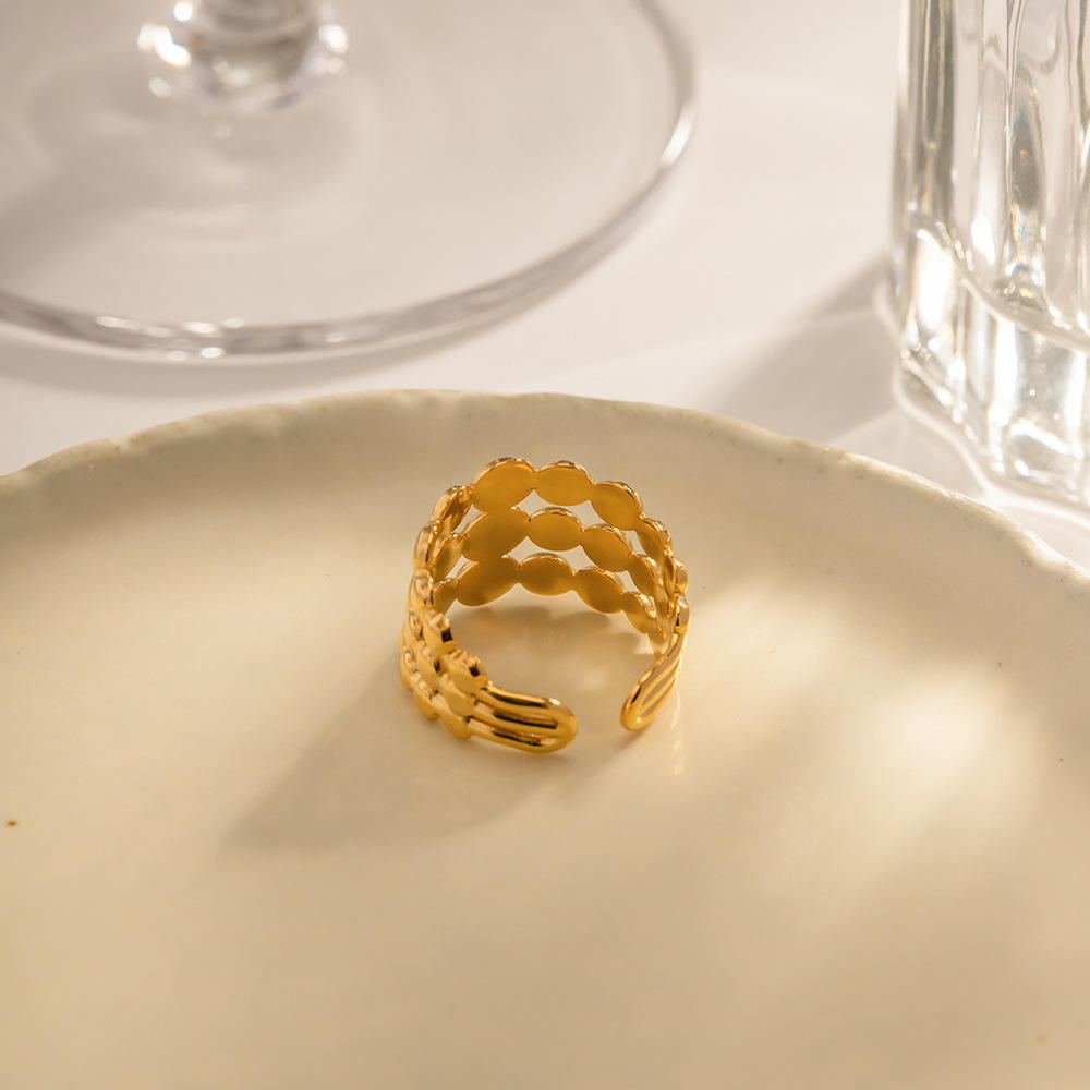 Solis Band Ring